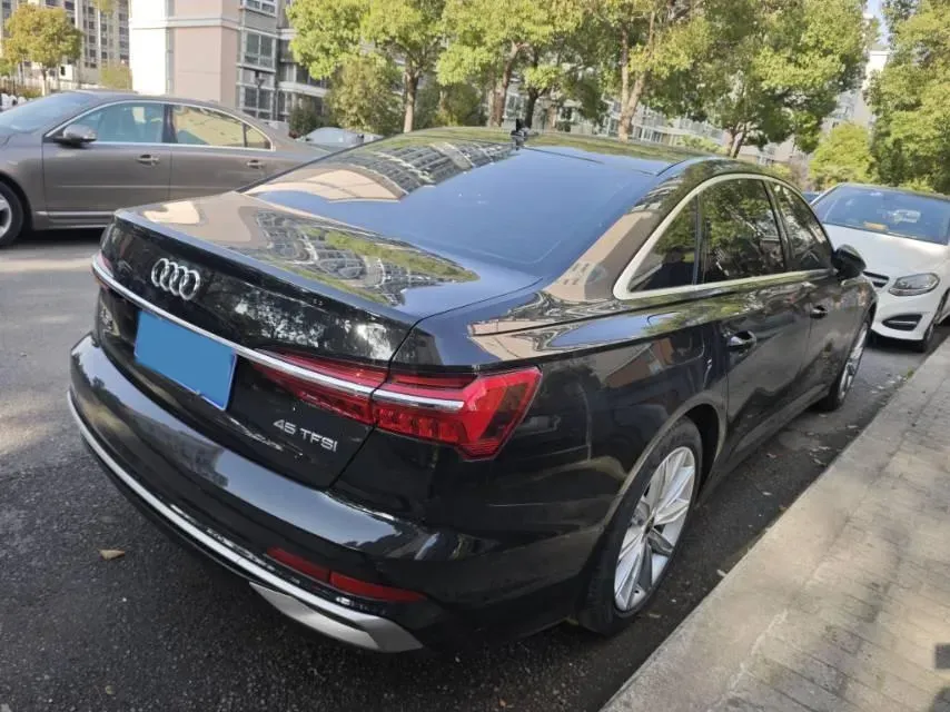 2023 Audi A6L 2.0T 245HP L4 7DCT,autocango,china used car exporter,china ev exporter,chinese used car exporter,chinese used ev exporter