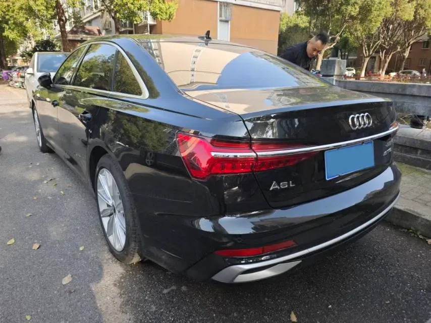 2023 Audi A6L 2.0T 245HP L4 7DCT,autocango,china used car exporter,china ev exporter,chinese used car exporter,chinese used ev exporter