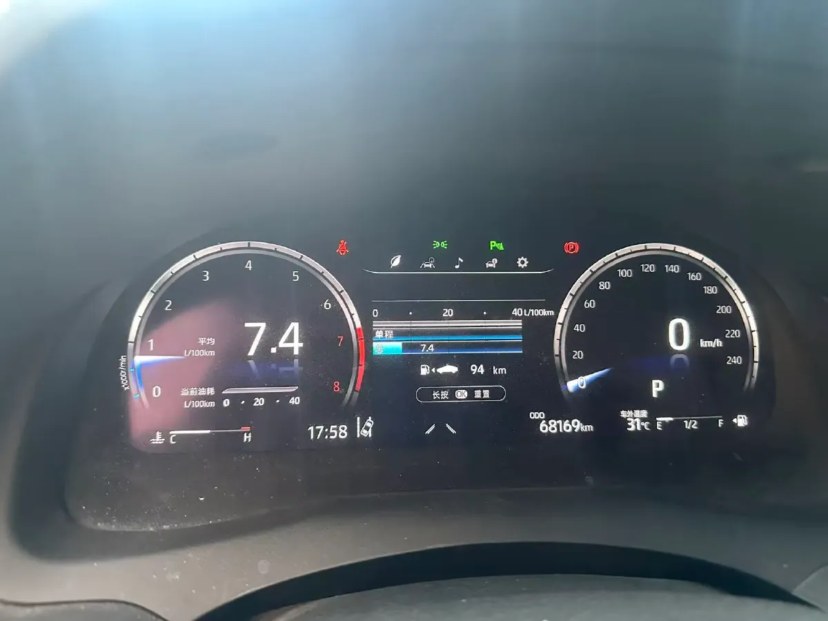 2021 Toyota Camry 2.5L 209HP L4 8AT,autocango,china used car exporter,china ev exporter,chinese used car exporter,chinese used ev exporter