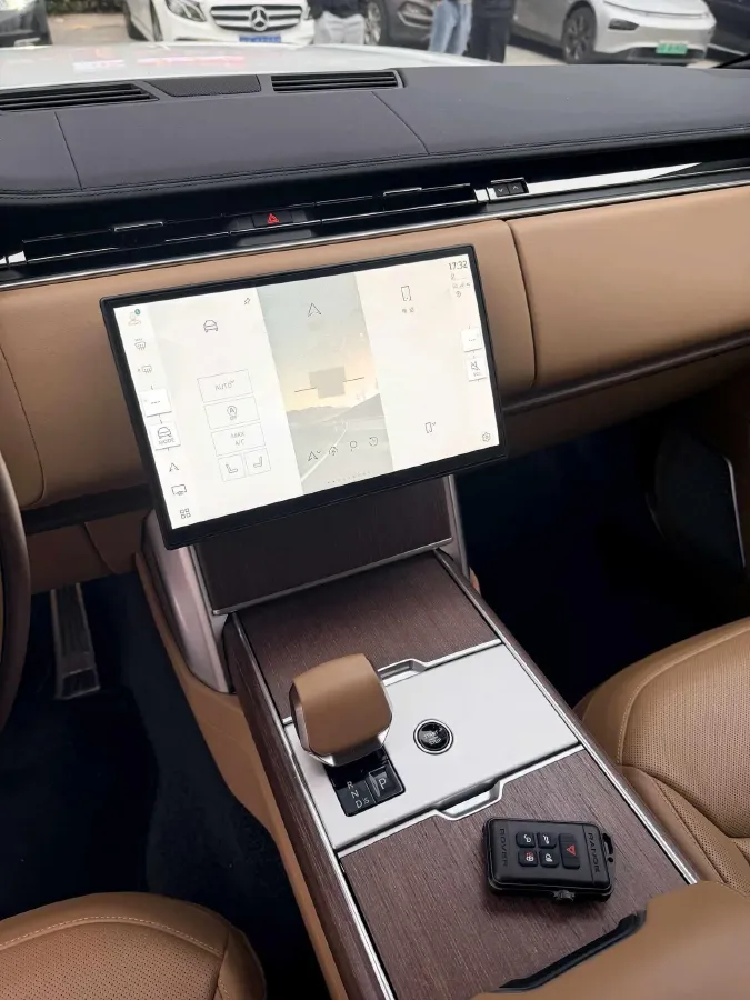 2025 Land Rover Range Rover 3.0T 400HP L6 8AT,autocango,china used car exporter,china ev exporter,chinese used car exporter,chinese used ev exporter