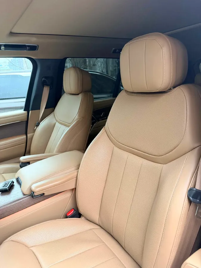 2025 Land Rover Range Rover 3.0T 400HP L6 8AT,autocango,china used car exporter,china ev exporter,chinese used car exporter,chinese used ev exporter