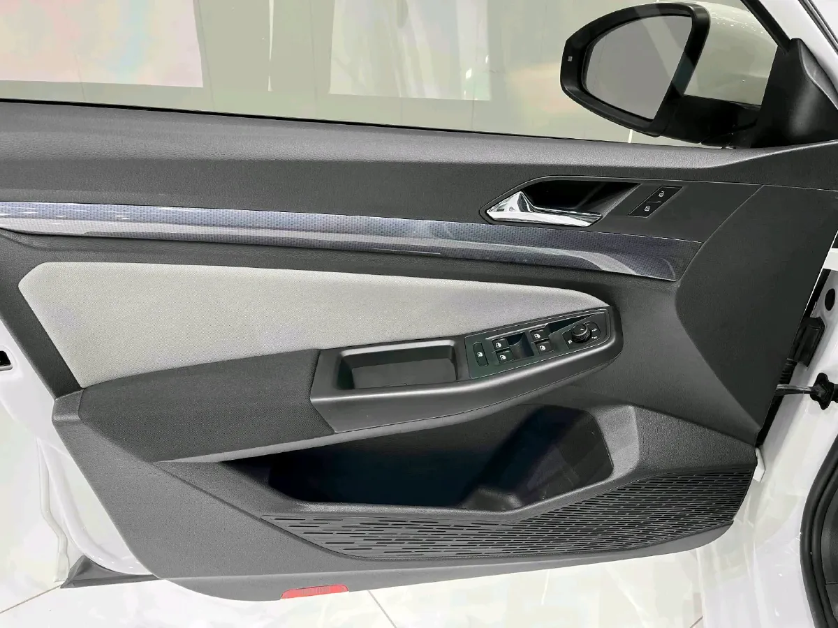 2023 Volkswagen Bora 1.5L 113HP L4 6AT,autocango,china used car exporter,china ev exporter,chinese used car exporter,chinese used ev exporter