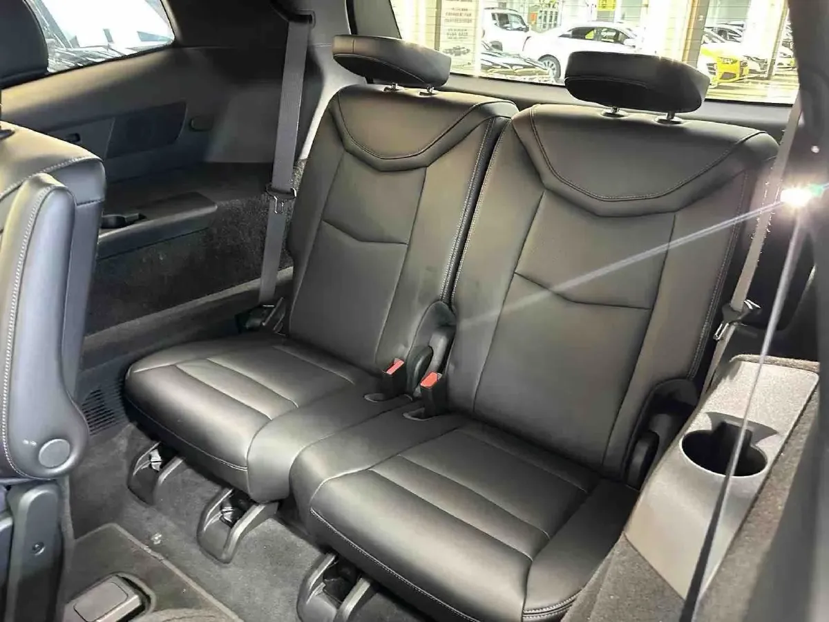 2022 Cadillac XT6 2.0T 237HP L4 9AT,autocango,china used car exporter,china ev exporter,chinese used car exporter,chinese used ev exporter