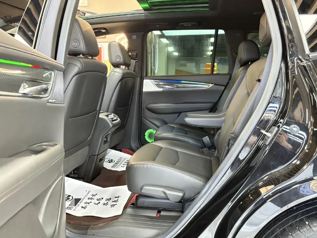 2022 Cadillac XT6 2.0T 237HP L4 9AT,autocango,china used car exporter,china ev exporter,chinese used car exporter,chinese used ev exporter