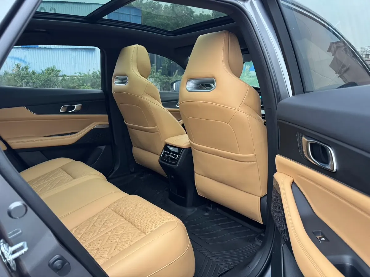 2021 ChangAn UNI-K 2.0T 233HP L4 8AT,autocango,china used car exporter,china ev exporter,chinese used car exporter,chinese used ev exporter