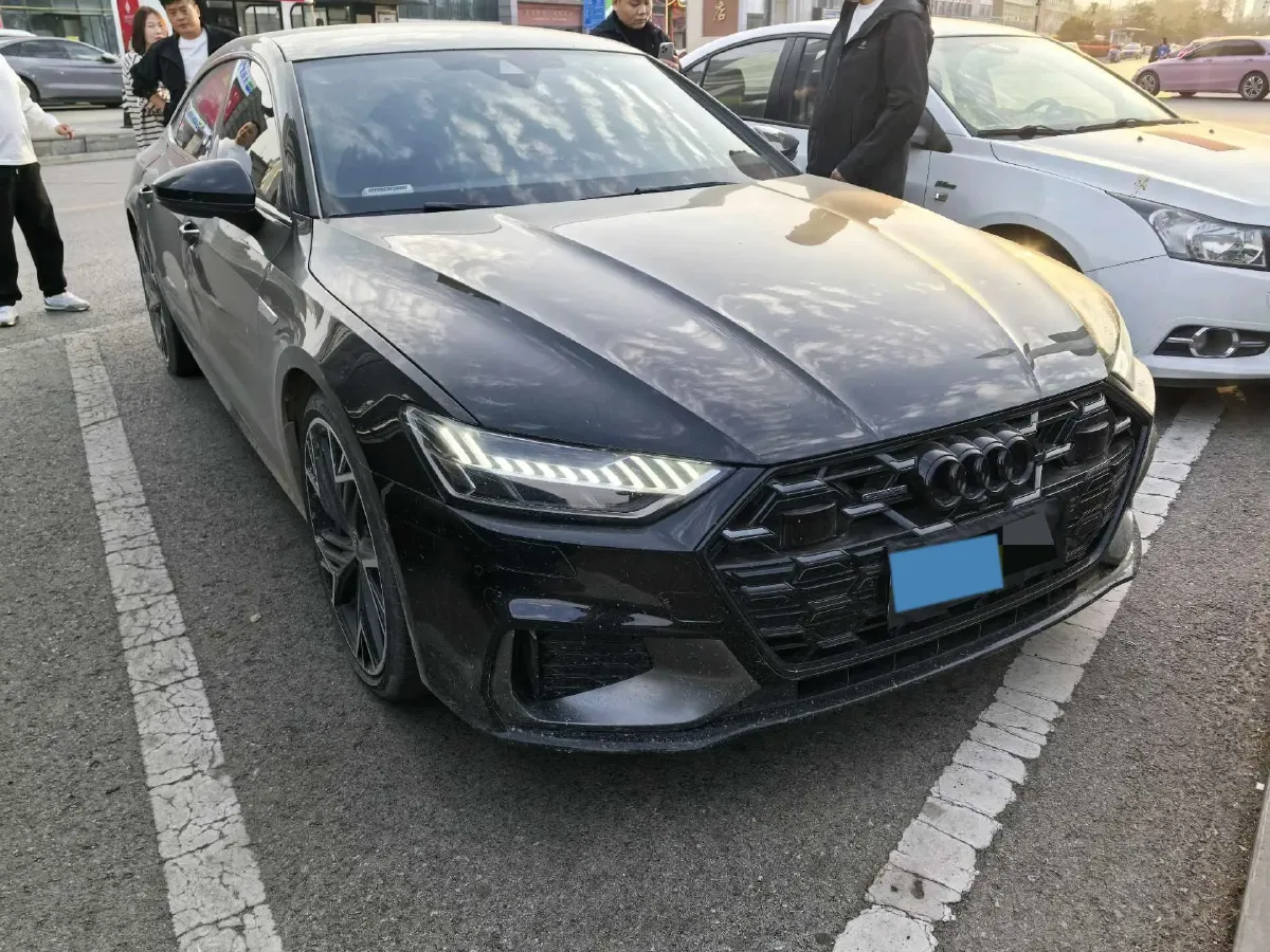 2024 Audi A7L 2.0T 245HP L4 7DCT,autocango,china used car exporter,china ev exporter,chinese used car exporter,chinese used ev exporter
