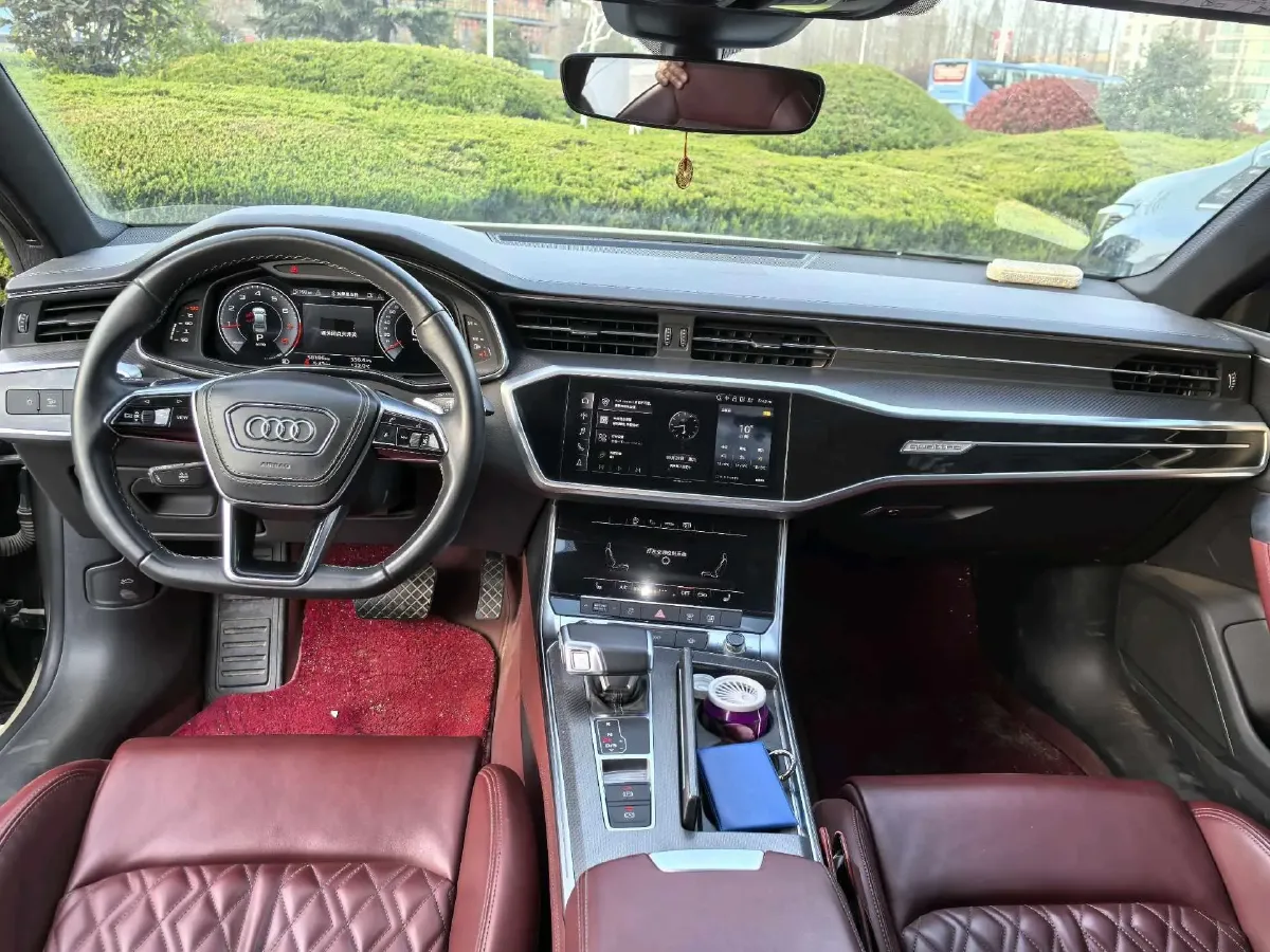 2024 Audi A7L 2.0T 245HP L4 7DCT,autocango,china used car exporter,china ev exporter,chinese used car exporter,chinese used ev exporter