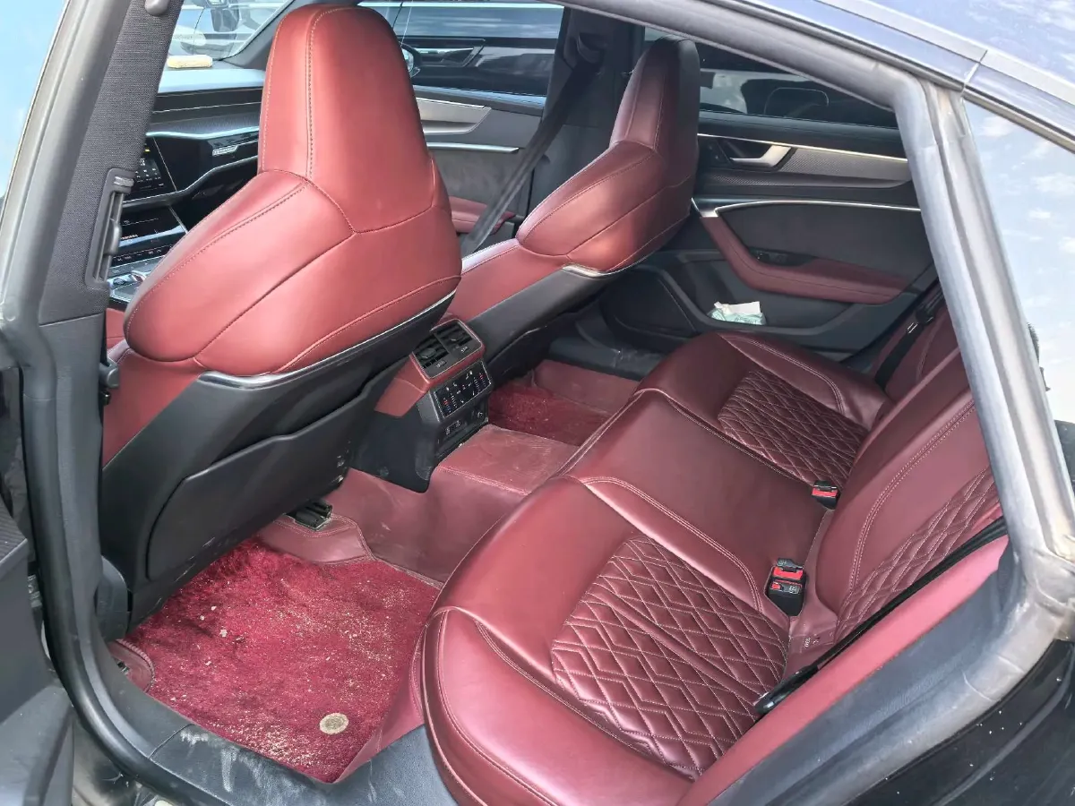 2024 Audi A7L 2.0T 245HP L4 7DCT,autocango,china used car exporter,china ev exporter,chinese used car exporter,chinese used ev exporter