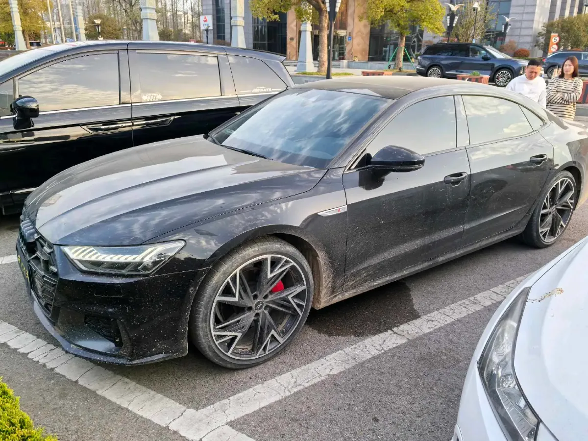 2024 Audi A7L 2.0T 245HP L4 7DCT,autocango,china used car exporter,china ev exporter,chinese used car exporter,chinese used ev exporter