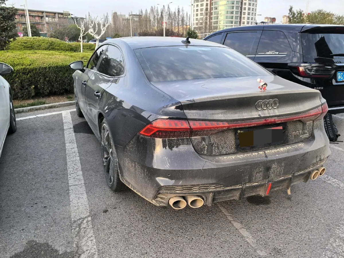 2024 Audi A7L 2.0T 245HP L4 7DCT,autocango,china used car exporter,china ev exporter,chinese used car exporter,chinese used ev exporter