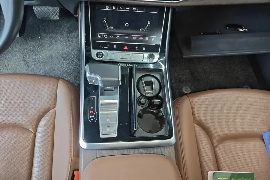 2021 Audi Q7 3.0T 340HP V6 8AT,autocango,china used car exporter,china ev exporter,chinese used car exporter,chinese used ev exporter