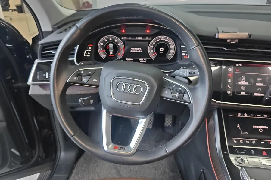 2021 Audi Q7 3.0T 340HP V6 8AT,autocango,china used car exporter,china ev exporter,chinese used car exporter,chinese used ev exporter