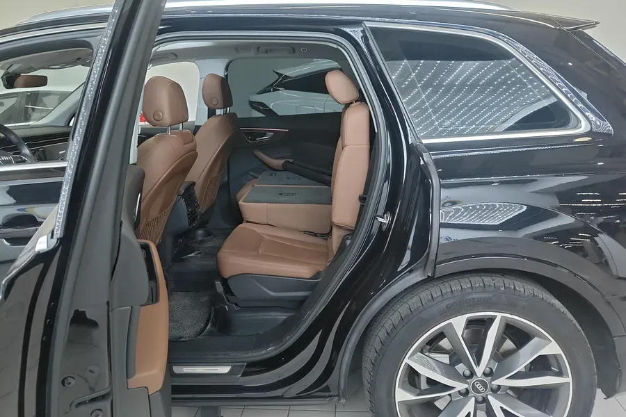 2021 Audi Q7 3.0T 340HP V6 8AT,autocango,china used car exporter,china ev exporter,chinese used car exporter,chinese used ev exporter