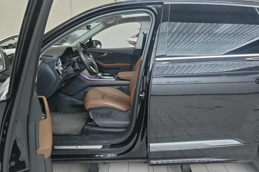 2021 Audi Q7 3.0T 340HP V6 8AT,autocango,china used car exporter,china ev exporter,chinese used car exporter,chinese used ev exporter