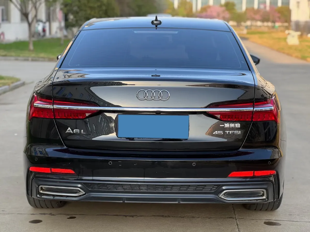 2019 Mercedes-Benz E Class 1.5T 184HP L4 9AT,autocango,china used car exporter,china ev exporter,chinese used car exporter,chinese used ev exporter