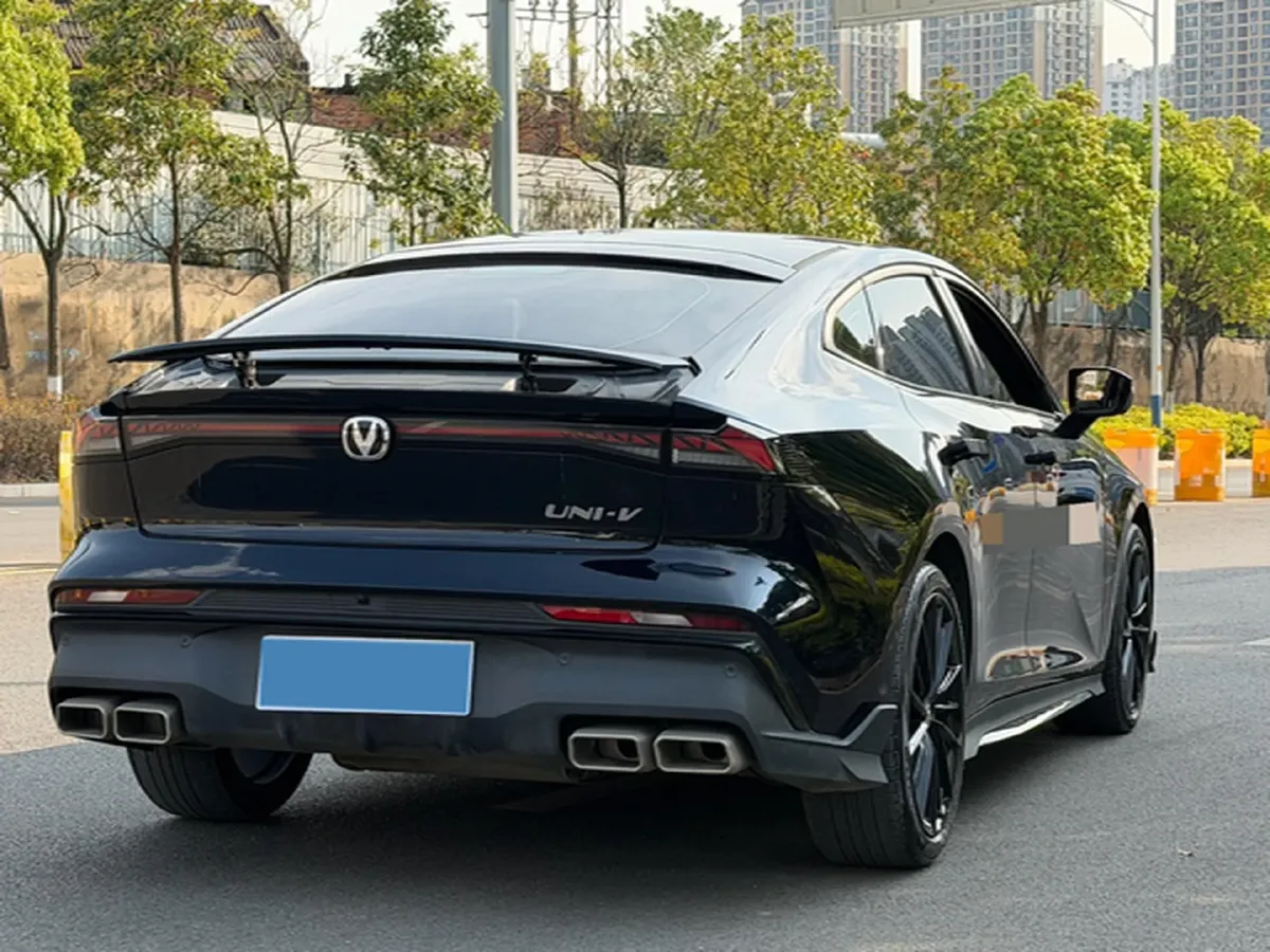 2024 ChangAn UNI-V 1.5T 188HP L4 7DCT,autocango,china used car exporter,china ev exporter,chinese used car exporter,chinese used ev exporter