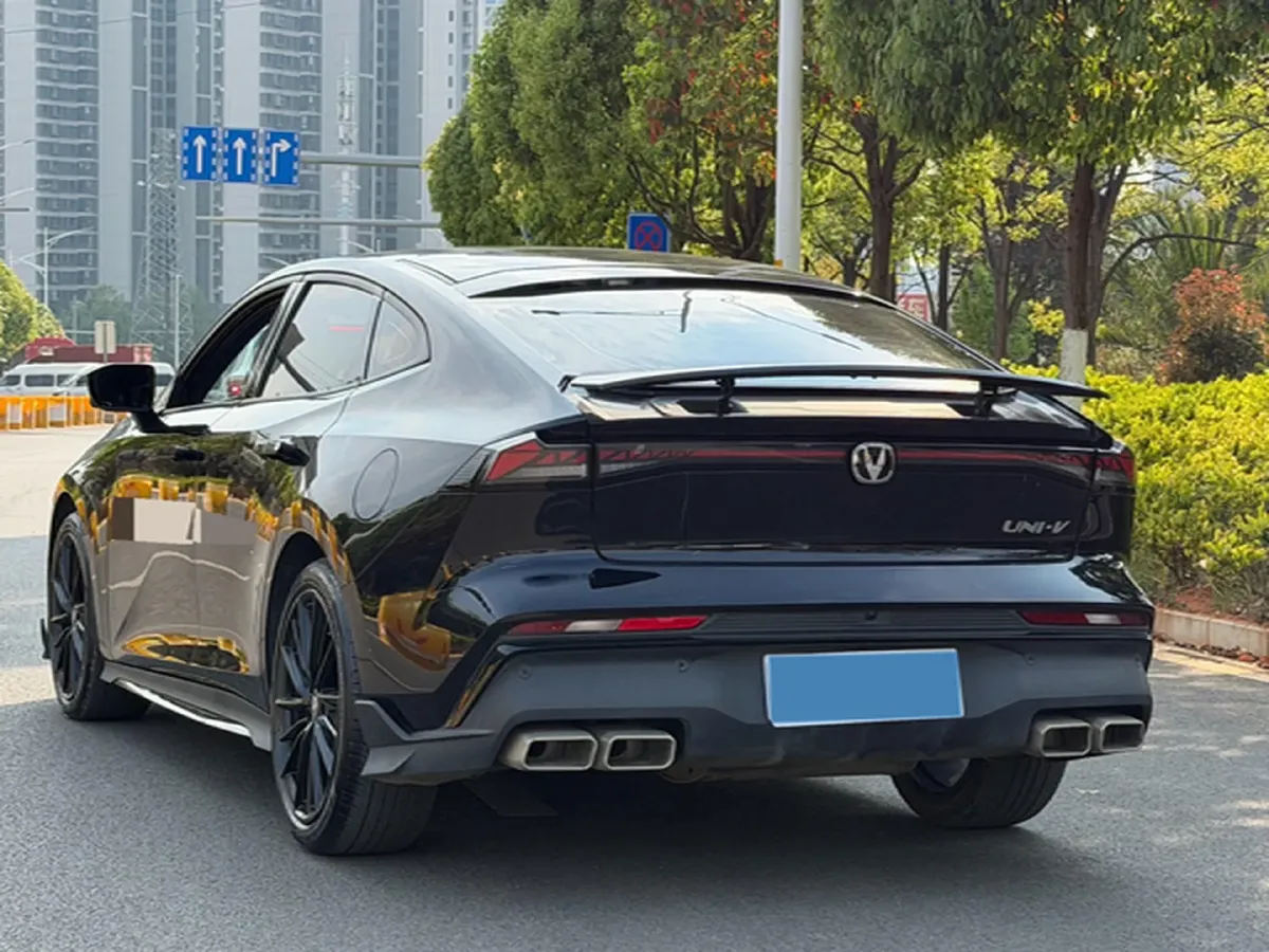 2024 ChangAn UNI-V 1.5T 188HP L4 7DCT,autocango,china used car exporter,china ev exporter,chinese used car exporter,chinese used ev exporter