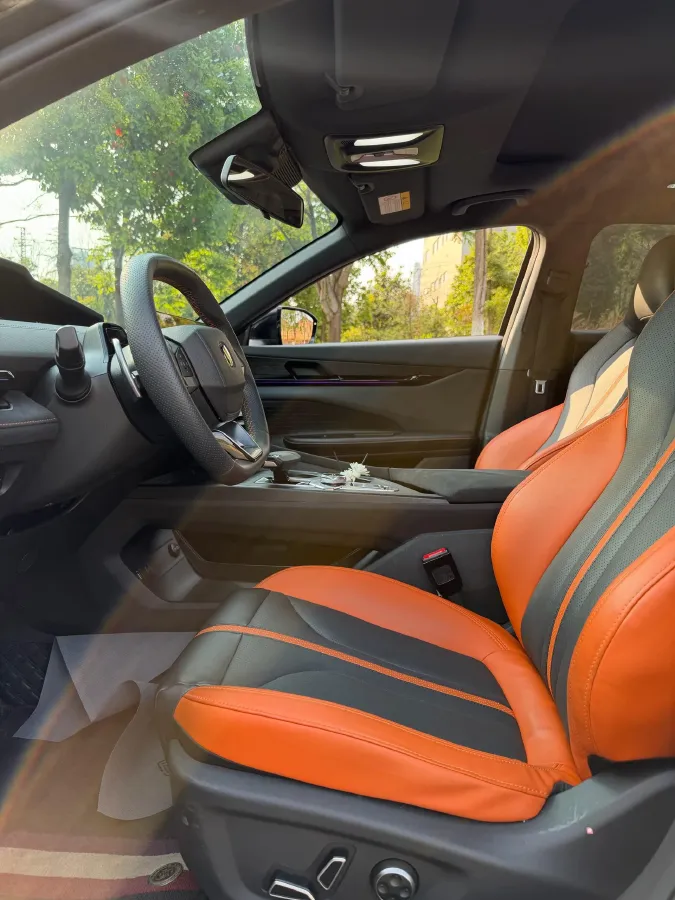 2024 ChangAn UNI-V 1.5T 188HP L4 7DCT,autocango,china used car exporter,china ev exporter,chinese used car exporter,chinese used ev exporter