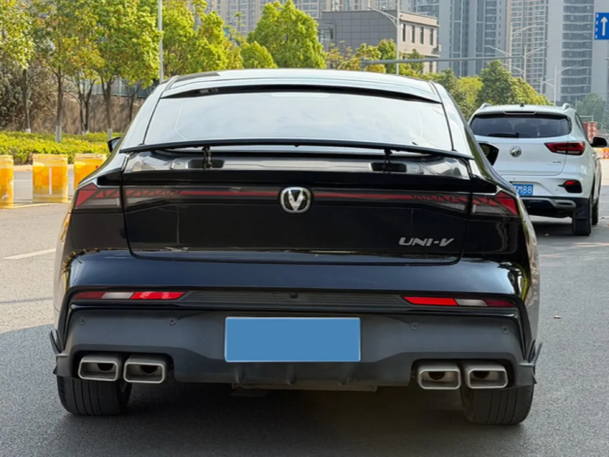 2024 ChangAn UNI-V 1.5T 188HP L4 7DCT,autocango,china used car exporter,china ev exporter,chinese used car exporter,chinese used ev exporter