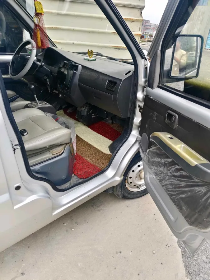 2015 JinBei ZhiShang S30 1.5L 102HP L4 5MT,autocango,china used car exporter,china ev exporter,chinese used car exporter,chinese used ev exporter