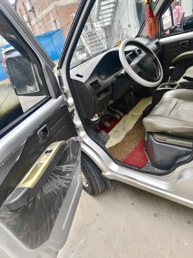 2015 JinBei ZhiShang S30 1.5L 102HP L4 5MT,autocango,china used car exporter,china ev exporter,chinese used car exporter,chinese used ev exporter