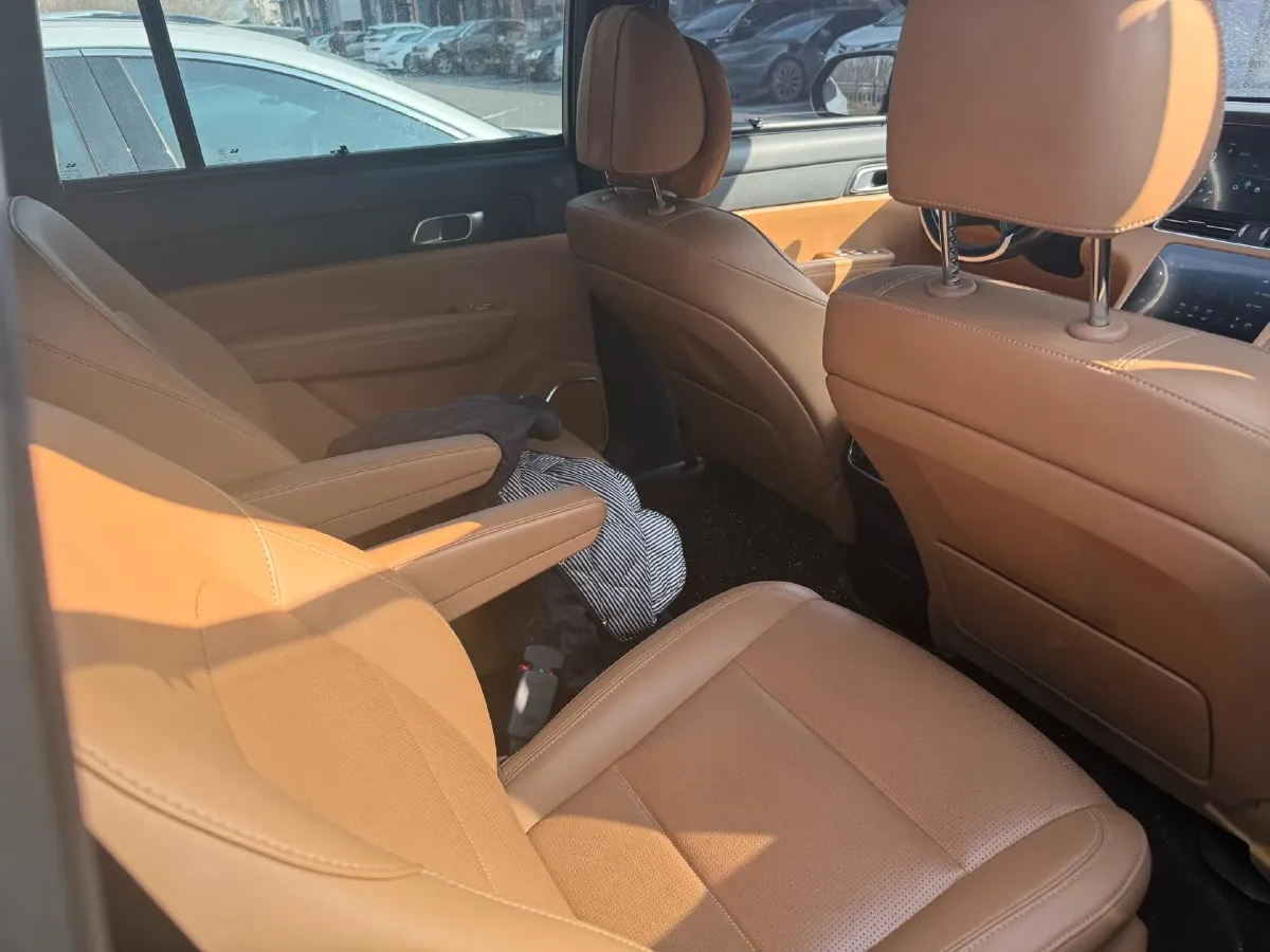 2021 Li ONE Range Extended 131HP REEV 40.5KWH,autocango,china used car exporter,china ev exporter,chinese used car exporter,chinese used ev exporter