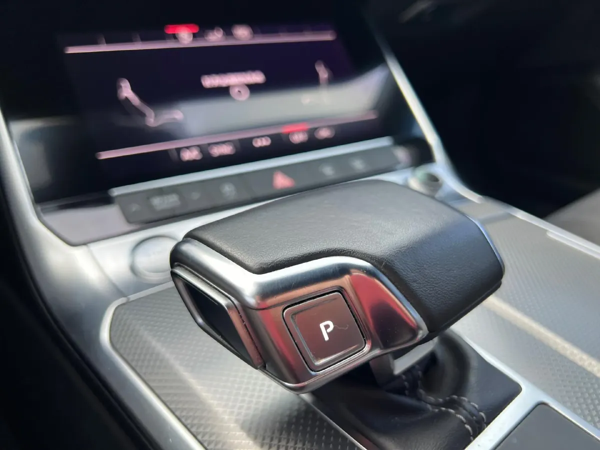 2020 Audi A6L 2.0T 190HP L4 7DCT,autocango,china used car exporter,china ev exporter,chinese used car exporter,chinese used ev exporter