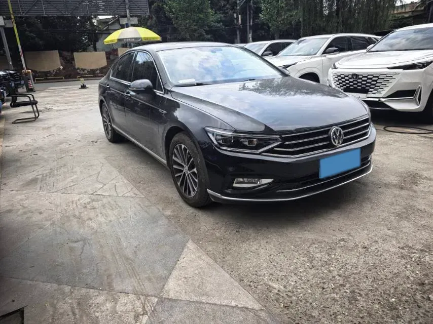 2020 Volkswagen Magotan 2.0T 186HP L4 7DCT,autocango,china used car exporter,china ev exporter,chinese used car exporter,chinese used ev exporter