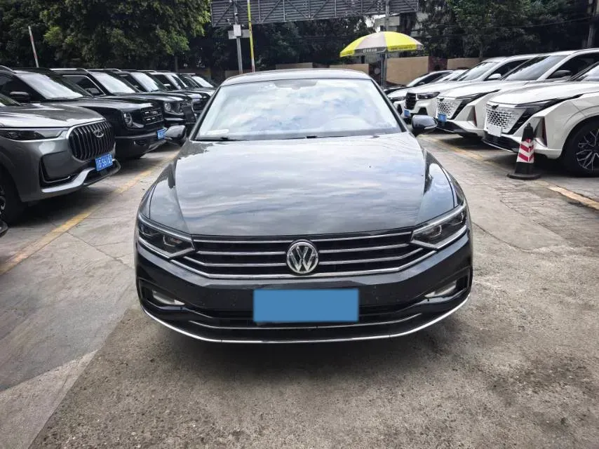 2020 Volkswagen Magotan 2.0T 186HP L4 7DCT,autocango,china used car exporter,china ev exporter,chinese used car exporter,chinese used ev exporter