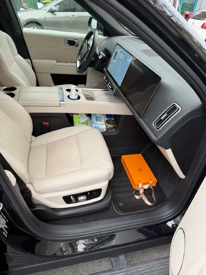 2024 Land Rover Range Rover Evoque 1.5T 200HP L3 8AT PHEV 15.5KWH,autocango,china used car exporter,china ev exporter,chinese used car exporter,chinese used ev exporter