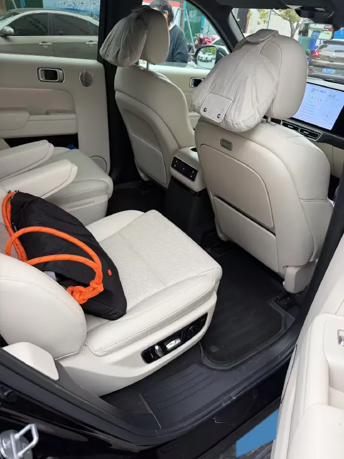 2024 Land Rover Range Rover Evoque 1.5T 200HP L3 8AT PHEV 15.5KWH,autocango,china used car exporter,china ev exporter,chinese used car exporter,chinese used ev exporter