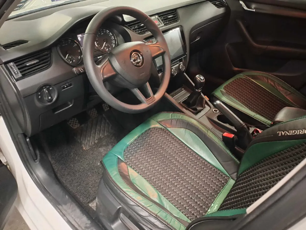 2018 Skoda Octavia 1.6L 110HP L4 5MT,autocango,china used car exporter,china ev exporter,chinese used car exporter,chinese used ev exporter