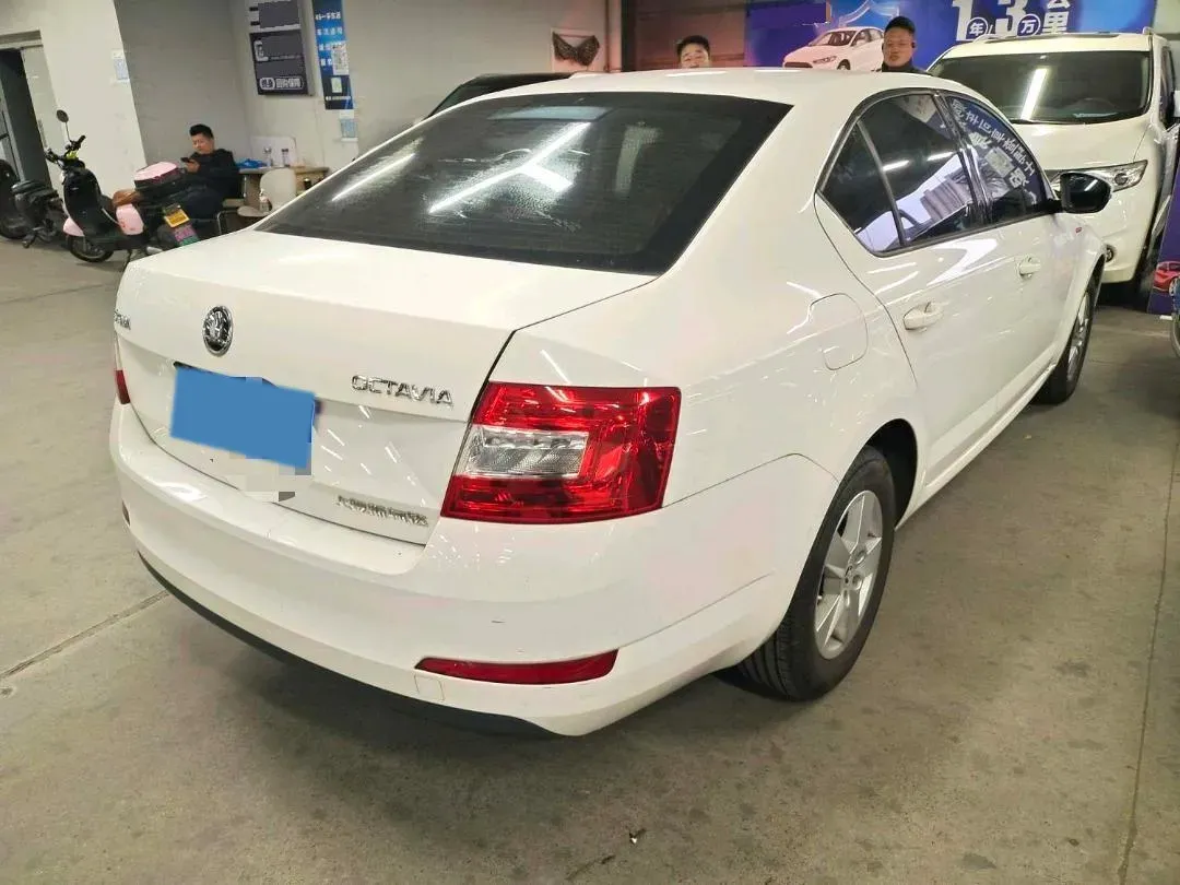 2018 Skoda Octavia 1.6L 110HP L4 5MT,autocango,china used car exporter,china ev exporter,chinese used car exporter,chinese used ev exporter