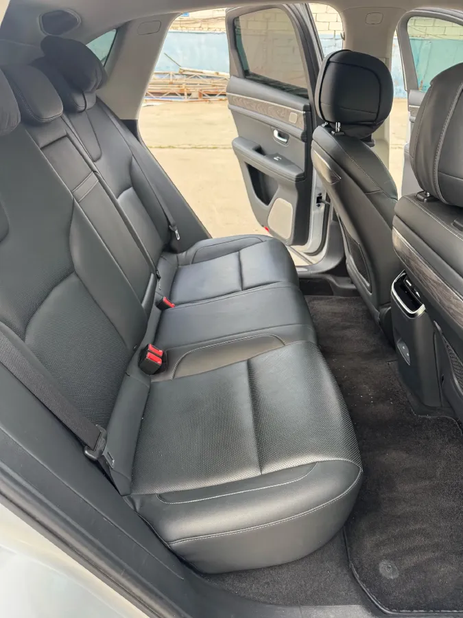 2022 Isuzu Mu-X 2.0T 220HP L4 8AT,autocango,china used car exporter,china ev exporter,chinese used car exporter,chinese used ev exporter