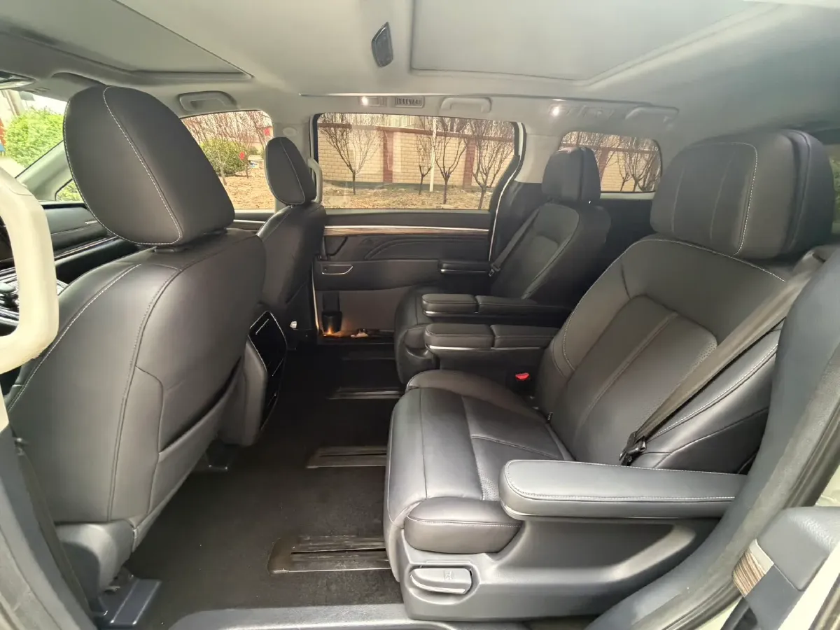 2021 GAC Trumpchi M8 2.0T 252HP L4 8AT,autocango,china used car exporter,china ev exporter,chinese used car exporter,chinese used ev exporter