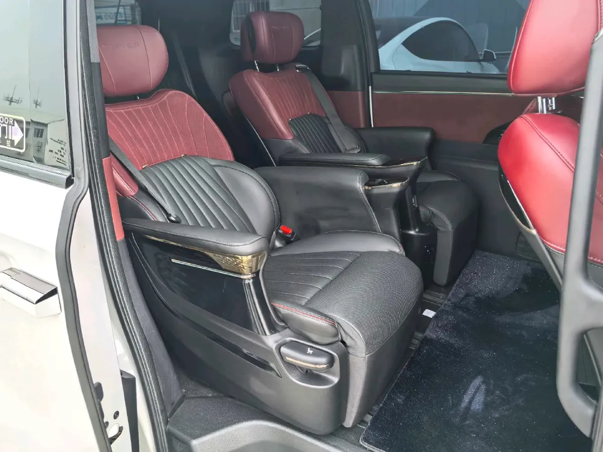 2023 GAC Trumpchi M8 2.0T 190HP L4 E-CVT Hybrid,autocango,china used car exporter,china ev exporter,chinese used car exporter,chinese used ev exporter