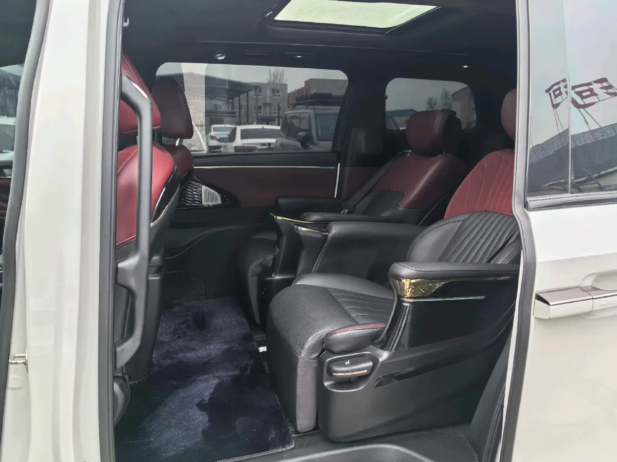 2023 GAC Trumpchi M8 2.0T 190HP L4 E-CVT Hybrid,autocango,china used car exporter,china ev exporter,chinese used car exporter,chinese used ev exporter