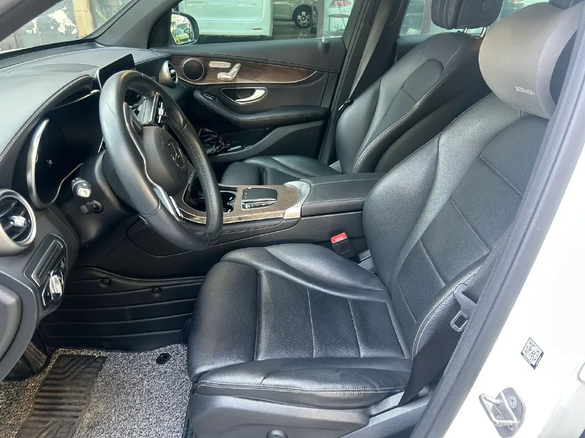 2020 Mercedes-Benz GLC Class 2.0T 258HP L4 9AT,autocango,china used car exporter,china ev exporter,chinese used car exporter,chinese used ev exporter