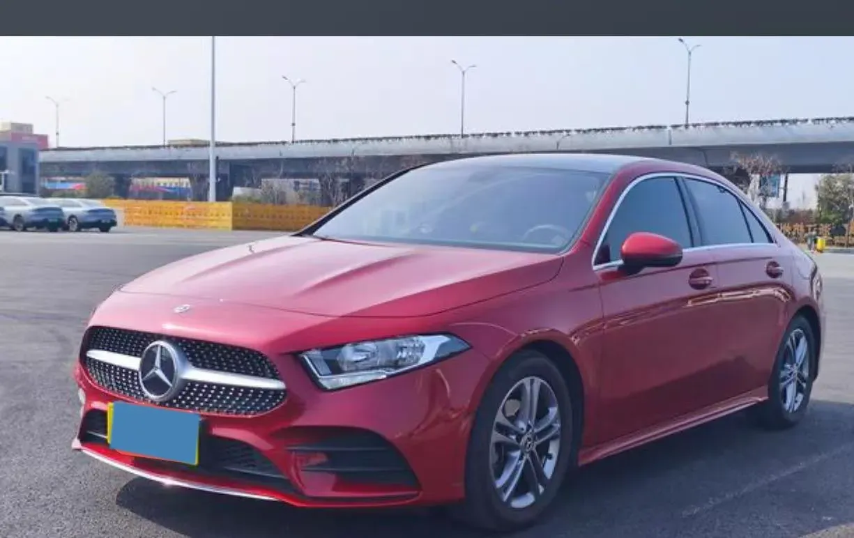 2021 Mercedes-Benz A Class 1.3T 136HP L4 7DCT,autocango,china used car exporter,china ev exporter,chinese used car exporter,chinese used ev exporter
