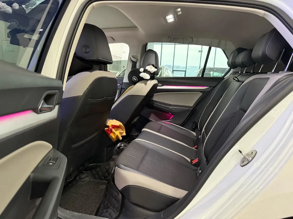 2021 Volkswagen Golf 1.2T 116HP L4 7DCT,autocango,china used car exporter,china ev exporter,chinese used car exporter,chinese used ev exporter