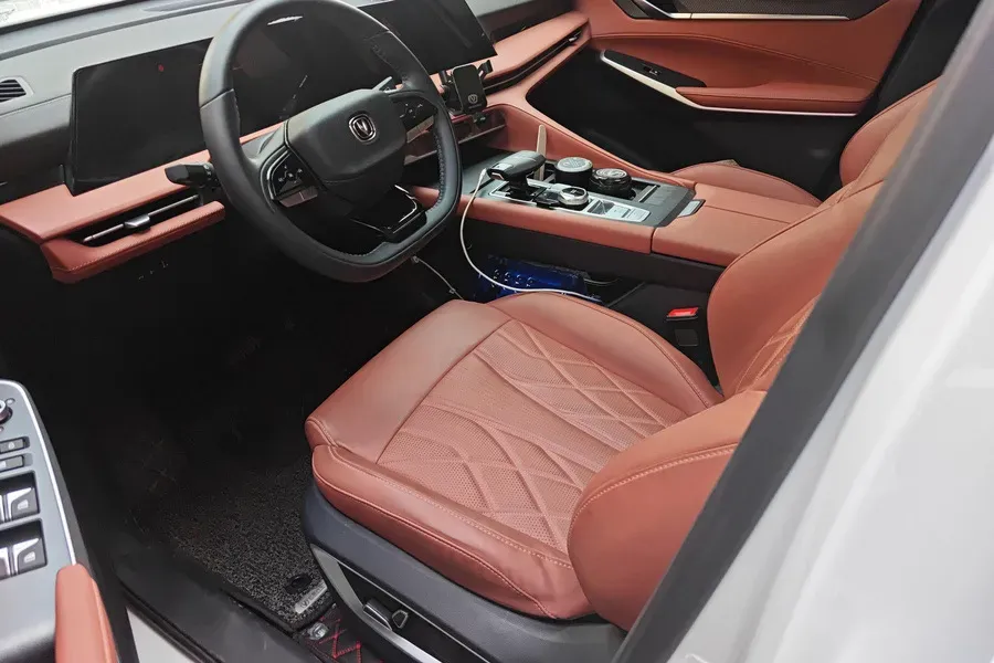 2024 ChangAn CS75 Plus 1.5T 188HP L4 8AT,autocango,china used car exporter,china ev exporter,chinese used car exporter,chinese used ev exporter