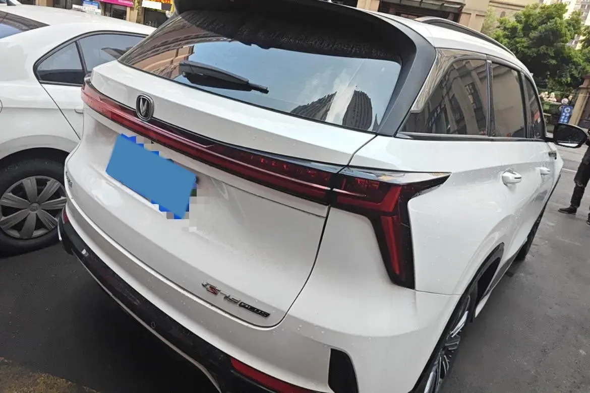 2024 ChangAn CS75 Plus 1.5T 188HP L4 8AT,autocango,china used car exporter,china ev exporter,chinese used car exporter,chinese used ev exporter
