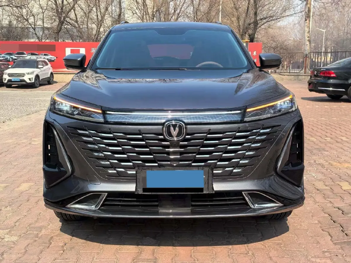 2023 ChangAn CS75 Plus 1.5T 188HP L4 8AT,autocango,china used car exporter,china ev exporter,chinese used car exporter,chinese used ev exporter