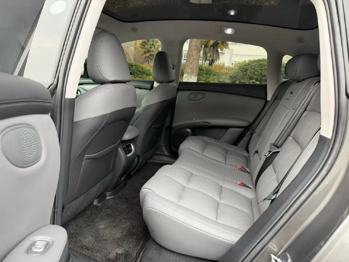 2023 IM LS6 BEV 90KWH,autocango,china used car exporter,china ev exporter,chinese used car exporter,chinese used ev exporter