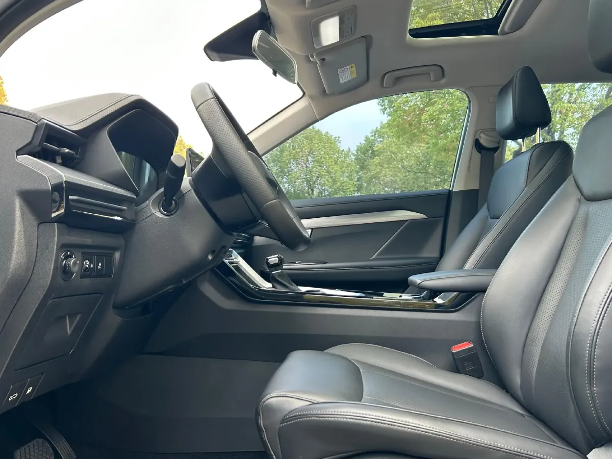 2021 WuLing XingChen 1.5T 147HP L4 CVT,autocango,china used car exporter,china ev exporter,chinese used car exporter,chinese used ev exporter