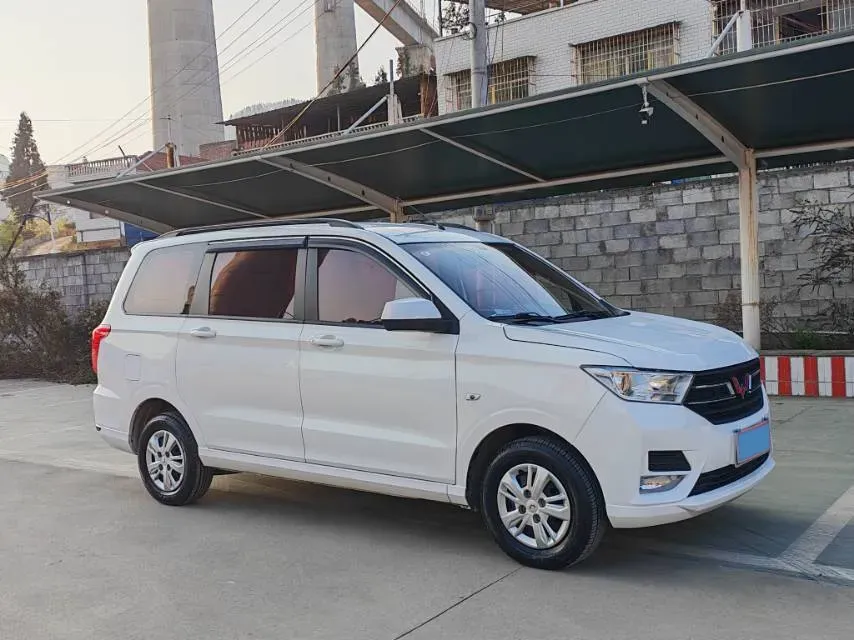 2021 WuLing HongGuang 1.5L 99HP L4 6MT,autocango,china used car exporter,china ev exporter,chinese used car exporter,chinese used ev exporter