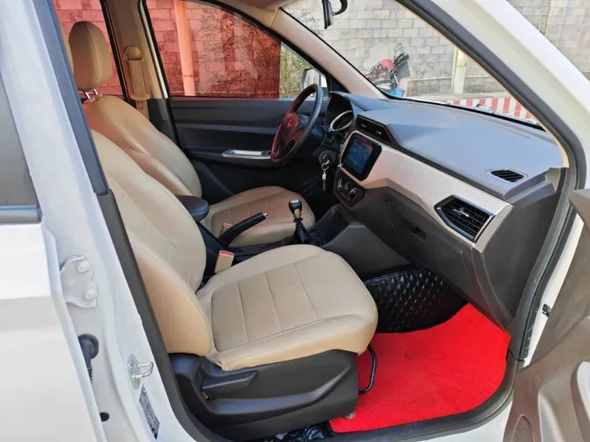 2021 WuLing HongGuang 1.5L 99HP L4 6MT,autocango,china used car exporter,china ev exporter,chinese used car exporter,chinese used ev exporter