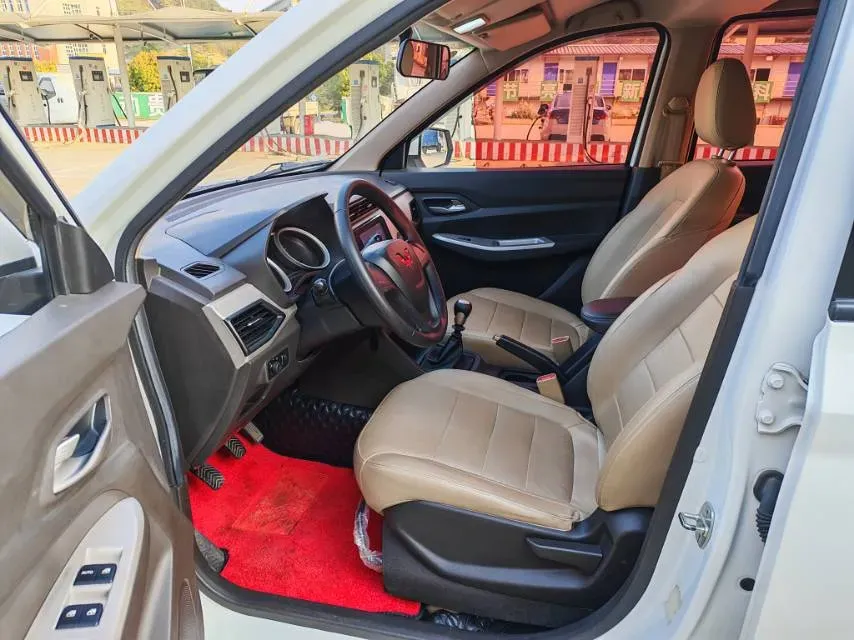 2021 WuLing HongGuang 1.5L 99HP L4 6MT,autocango,china used car exporter,china ev exporter,chinese used car exporter,chinese used ev exporter