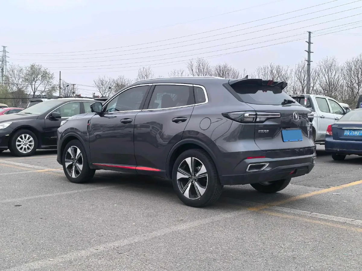 2022 ChangAn UNI-V 1.5T 188HP L4 7DCT,autocango,china used car exporter,china ev exporter,chinese used car exporter,chinese used ev exporter