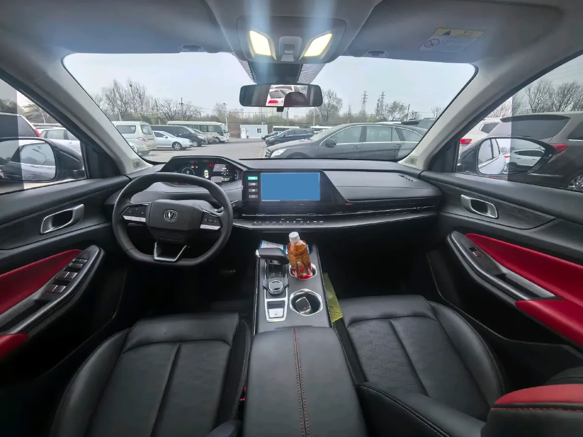 2022 ChangAn UNI-V 1.5T 188HP L4 7DCT,autocango,china used car exporter,china ev exporter,chinese used car exporter,chinese used ev exporter